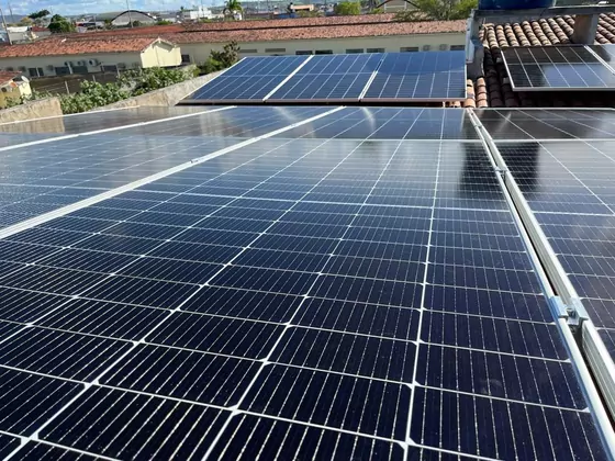 Usina de 7,15 kWp da confeitaria Donna Cá em Belo Jardim