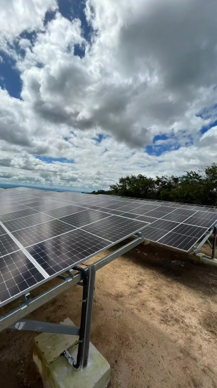 Usina solar de 106 kWp do Rei das Coxinhas em Gravatá